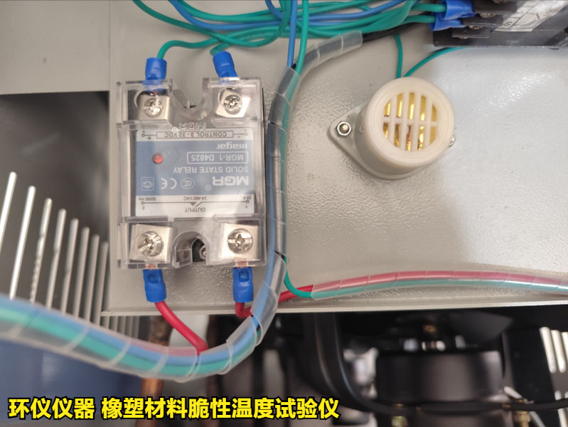 橡塑材料脆性温度试验仪的使用方法(图2) 橡塑材料脆性温度试验仪的使用方法(图2)